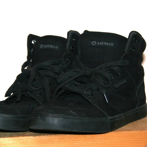 Airwalk Black Canvas Hi-Tops - Picture 1 of 5